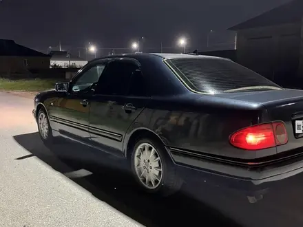Mercedes-Benz E 280 1998 года за 2 200 000 тг. в Шымкент – фото 4