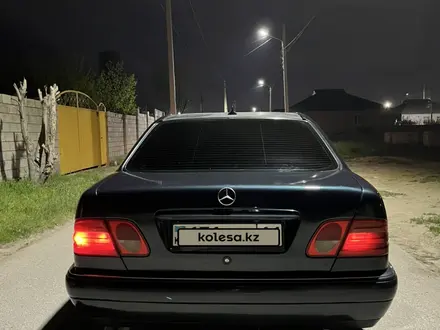 Mercedes-Benz E 280 1998 года за 2 200 000 тг. в Шымкент – фото 3