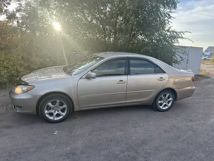 Toyota Camry 2004 года за 4 500 000 тг. в Астана – фото 2