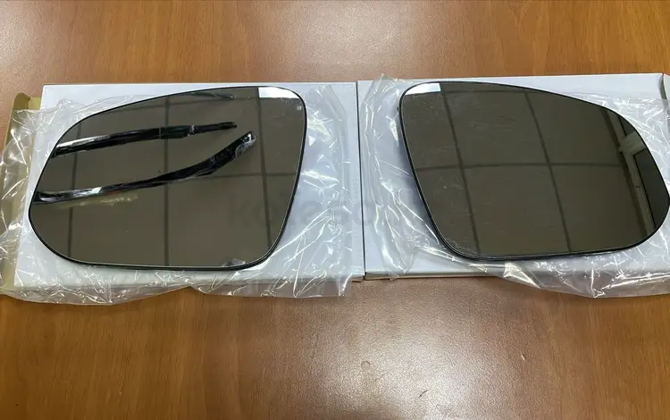 Зеркало левое правое с обогревом (элемент) Toyota Hilux с 2015 по 2023 за 22 000 тг. в Астана