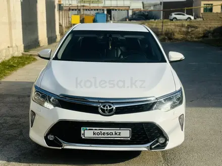 Toyota Camry 2017 года за 12 400 000 тг. в Шымкент – фото 3