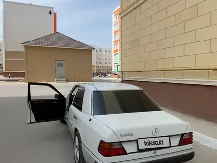 Mercedes-Benz E 230 1991 года за 2 200 000 тг. в Актау – фото 2