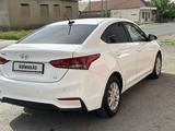 Hyundai Accent 2018 года за 5 950 000 тг. в Шымкент – фото 2