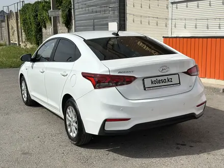 Hyundai Accent 2018 года за 5 950 000 тг. в Шымкент – фото 3