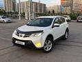 Toyota RAV4 2014 годаүшін8 400 000 тг. в Астана
