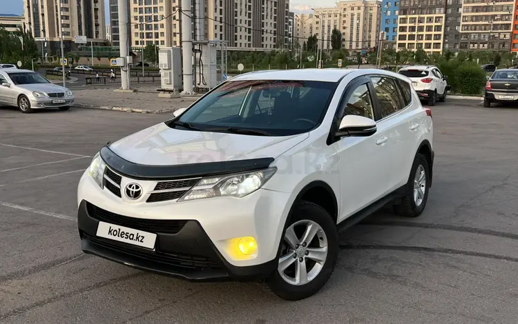Toyota RAV4 2014 годаүшін8 400 000 тг. в Астана