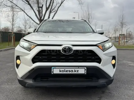 Toyota RAV4 2020 года за 16 200 000 тг. в Алматы – фото 2
