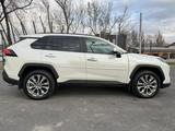 Toyota RAV4 2020 года за 16 200 000 тг. в Алматы