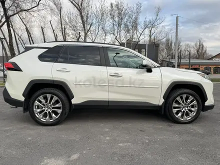 Toyota RAV4 2020 года за 16 200 000 тг. в Алматы