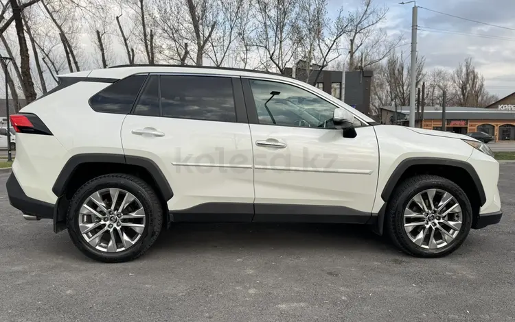 Toyota RAV4 2020 года за 16 200 000 тг. в Алматы