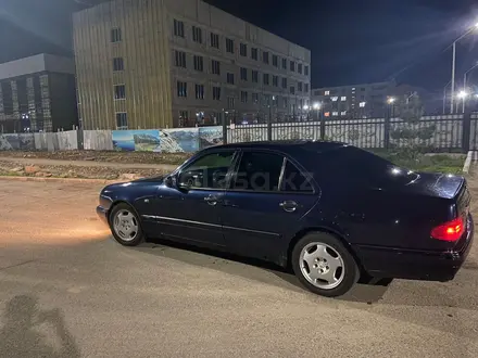 Mercedes-Benz E 230 1996 года за 3 000 000 тг. в Талдыкорган