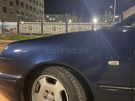 Mercedes-Benz E 230 1996 года за 3 000 000 тг. в Талдыкорган – фото 6