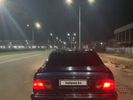 Mercedes-Benz E 230 1996 года за 3 000 000 тг. в Талдыкорган – фото 7