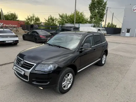Volkswagen Touareg 2009 года за 7 800 000 тг. в Астана – фото 5