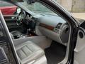 Volkswagen Touareg 2009 года за 7 800 000 тг. в Астана – фото 9