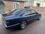 Mercedes-Benz E 220 1993 года за 2 400 000 тг. в Алматы – фото 3