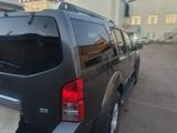 Nissan Pathfinder 2006 года за 6 500 000 тг. в Уральск – фото 2