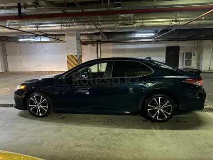 Toyota Camry 2019 года за 11 500 000 тг. в Астана – фото 4