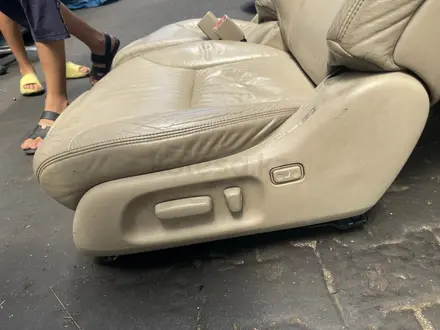 Lexus Es 300 Салон Сидения Чёрный И Бежевый за 150 000 тг. в Алматы – фото 12