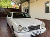Mercedes-Benz E 200 1997 года за 2 700 000 тг. в Шымкент – фото 2