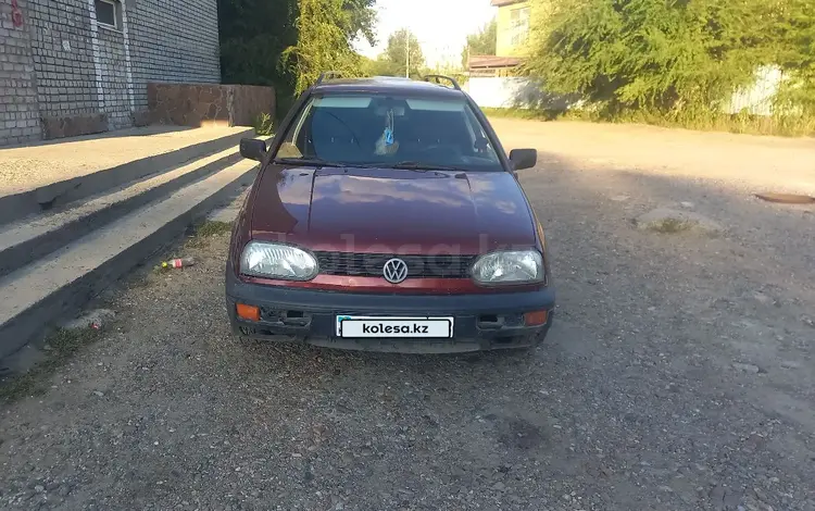 Volkswagen Golf 1994 годаfor1 400 000 тг. в Семей