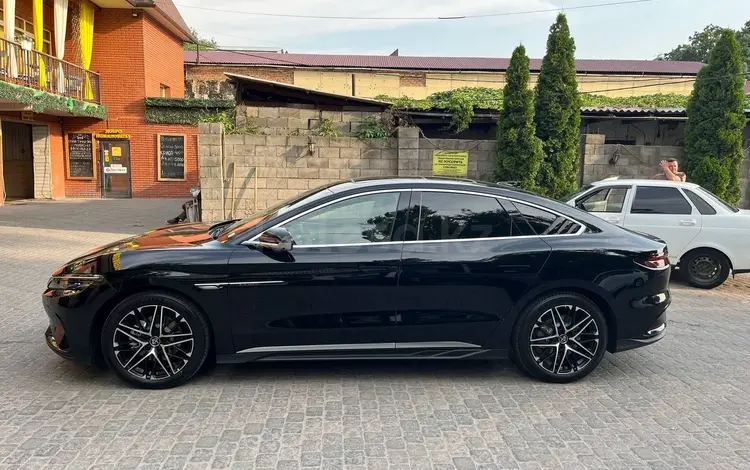 АРЕНДА АВТО С ВОДИТЕЛЕМ BYD HAN PREMIUM в Алматы