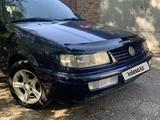 Volkswagen Passat 1993 годаfor2 500 000 тг. в Усть-Каменогорск – фото 4