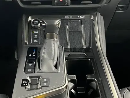 Lexus GX 550 Overtrail 2025 года за 47 000 000 тг. в Алматы – фото 13