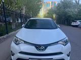 Toyota RAV4 2018 года за 13 300 000 тг. в Астана – фото 3