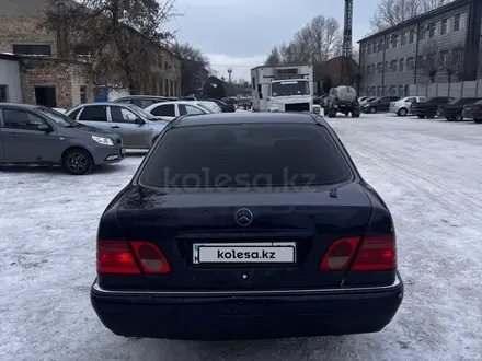 Mercedes-Benz E 240 1997 года за 2 700 000 тг. в Караганда – фото 6