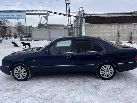 Mercedes-Benz E 240 1997 года за 2 700 000 тг. в Караганда – фото 4