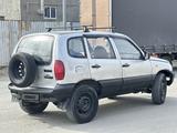 Chevrolet Niva 2006 года за 950 000 тг. в Атырау – фото 5