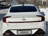 Hyundai Sonata 2020 годаfor11 700 000 тг. в Алматы – фото 5