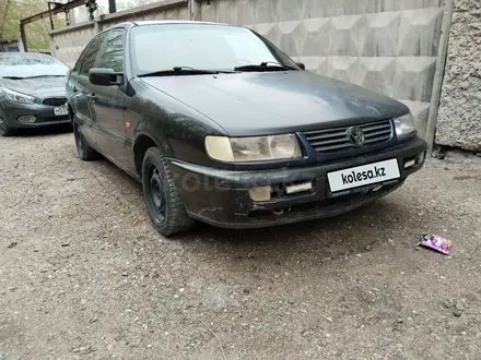 Volkswagen Passat 1994 года за 950 000 тг. в Павлодар