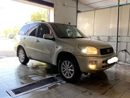 Toyota RAV4 2003 года за 4 200 000 тг. в Актобе – фото 2