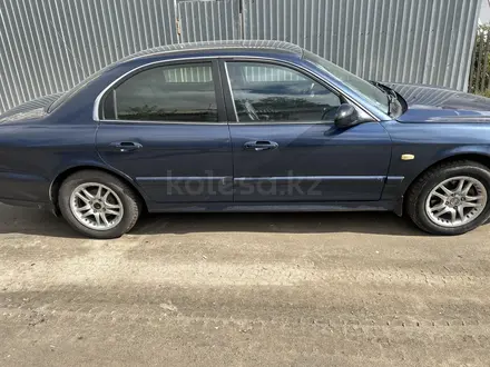 Hyundai Sonata 2003 года за 2 300 000 тг. в Семей – фото 2