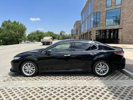 Toyota Camry 2019 года за 14 500 000 тг. в Алматы – фото 4