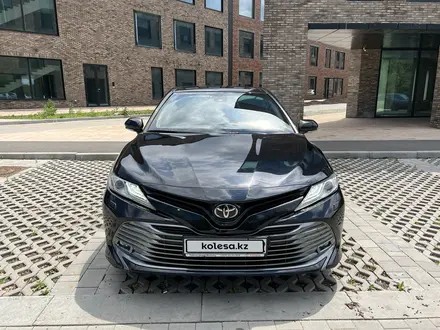 Toyota Camry 2019 года за 14 500 000 тг. в Алматы – фото 2