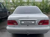 Mercedes-Benz E 300 1997 годаүшін3 200 000 тг. в Сатпаев – фото 3