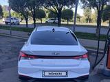 Hyundai Elantra 2022 года за 8 500 000 тг. в Алматы – фото 3
