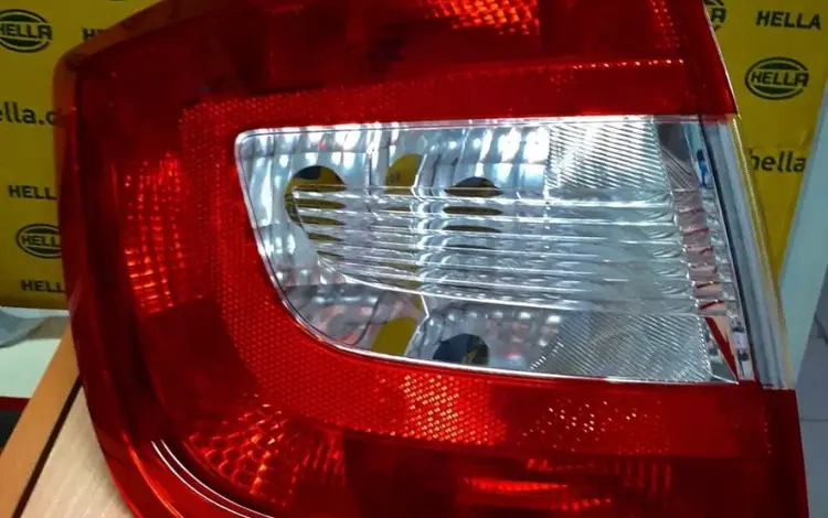 Задний фонарь на Skoda Rapidүшін18 500 тг. в Актобе
