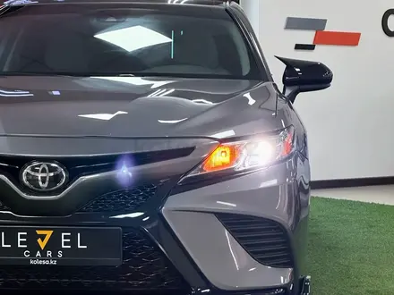 Toyota Camry 2018 года за 13 600 000 тг. в Астана – фото 8