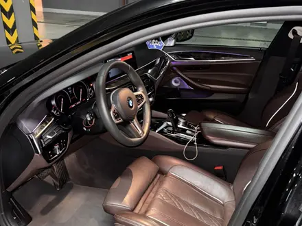 BMW 540 2018 года за 22 000 000 тг. в Алматы – фото 12