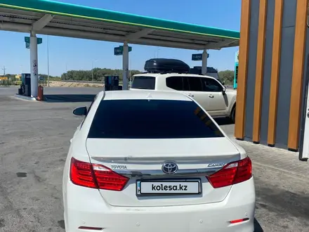 Toyota Camry 2014 года за 8 500 000 тг. в Атырау – фото 6