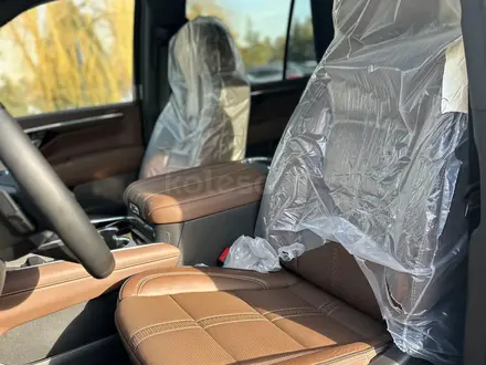 Chevrolet Tahoe 2025 года за 48 500 000 тг. в Алматы – фото 10