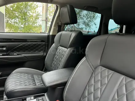 Mitsubishi Outlander 2022 года за 12 800 000 тг. в Актобе – фото 18