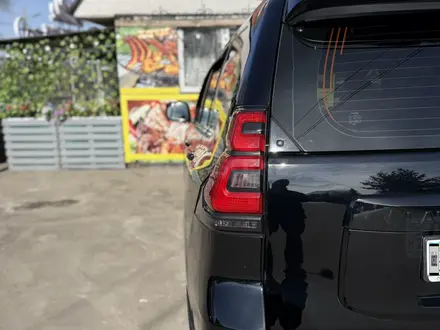 Toyota Land Cruiser Prado 2018 года за 25 000 000 тг. в Алматы – фото 4