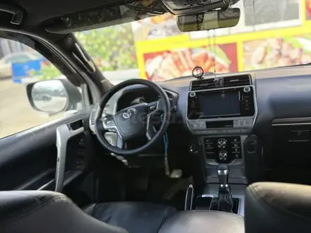 Toyota Land Cruiser Prado 2018 года за 25 000 000 тг. в Алматы – фото 11