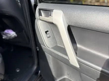 Toyota Land Cruiser Prado 2018 года за 25 000 000 тг. в Алматы – фото 12
