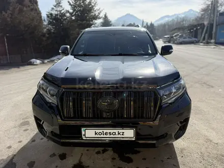 Toyota Land Cruiser Prado 2018 года за 25 000 000 тг. в Алматы